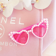 Load image into Gallery viewer, hot pink pearl heart sunglasses