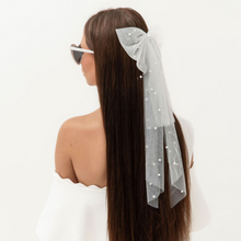 Load image into Gallery viewer, pearl tulle bow bridal bow