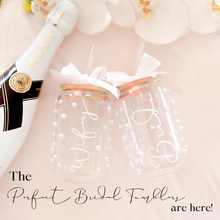 Load image into Gallery viewer, personalised bride bridesmaid glass tumbler with pearls